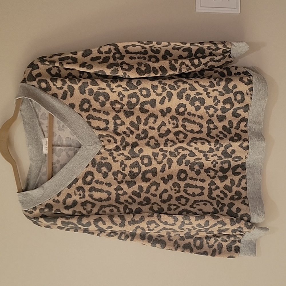 Cozy fleece leopard print top - large